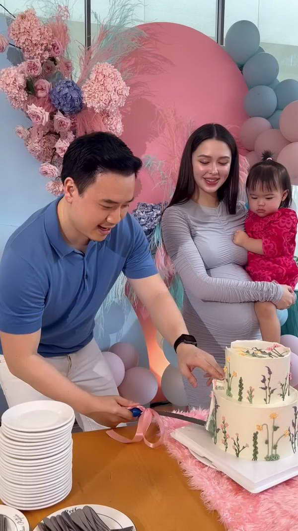 แพทริเซีย-โน้ต วิเศษ เฉลยเพศลูกคนที่สองแล้ว งานนี้ถูกใจคุณพ่อสุดๆ แพทริเซีย-โน้ต วิเศษ เฉลยเพศลูกคนที่สองแล้ว งานนี้ถูกใจคุณพ่อสุดๆ