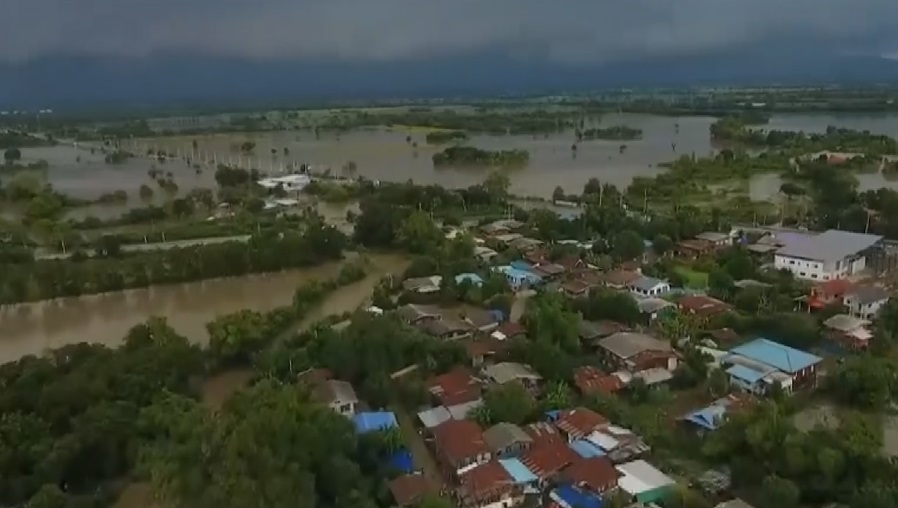น้ำท่วมลพบุรี ยังวิกฤต! บางจุดสูงกว่า 2-3 เมตร ต้องใช้เรืออย่างเดียว