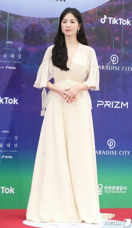 ลุ้น Baeksang Arts Awards!! ‘ซงฮเยคโย-ซูจี-พัคจินยอง-พัคโบกอม’ นำทัพซุปตาร์หล่อสวยบนพรมแดง ลุ้น Baeksang Arts Awards!! ‘ซงฮเยคโย-ซูจี-พัคจินยอง-พัคโบกอม’ นำทัพซุปตาร์หล่อสวยบนพรมแดง