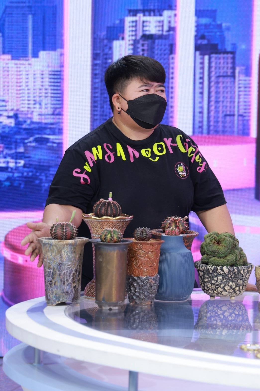 โก๊ะตี๋ ใช้เงินเพียงเดือนละ 30,000บาท ปลูกแคคตัสขายจนประสบความสำเร็จ!! โก๊ะตี๋ ใช้เงินเพียงเดือนละ 30,000บาท ปลูกแคคตัสขายจนประสบความสำเร็จ!!