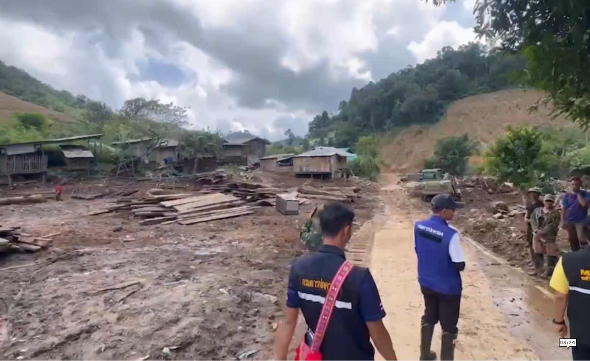 เชียงรายเร่งฟื้นฟูเส้นทางหลังน้ำท่วม เชียงรายเร่งฟื้นฟูเส้นทางหลังน้ำท่วม