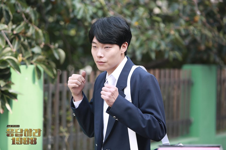 รวมนักแสดงที่ไม่เด็กแล้ว แต่ได้รับบทนักเรียนวัยใส รวมนักแสดงที่ไม่เด็กแล้ว แต่ได้รับบทนักเรียนวัยใส