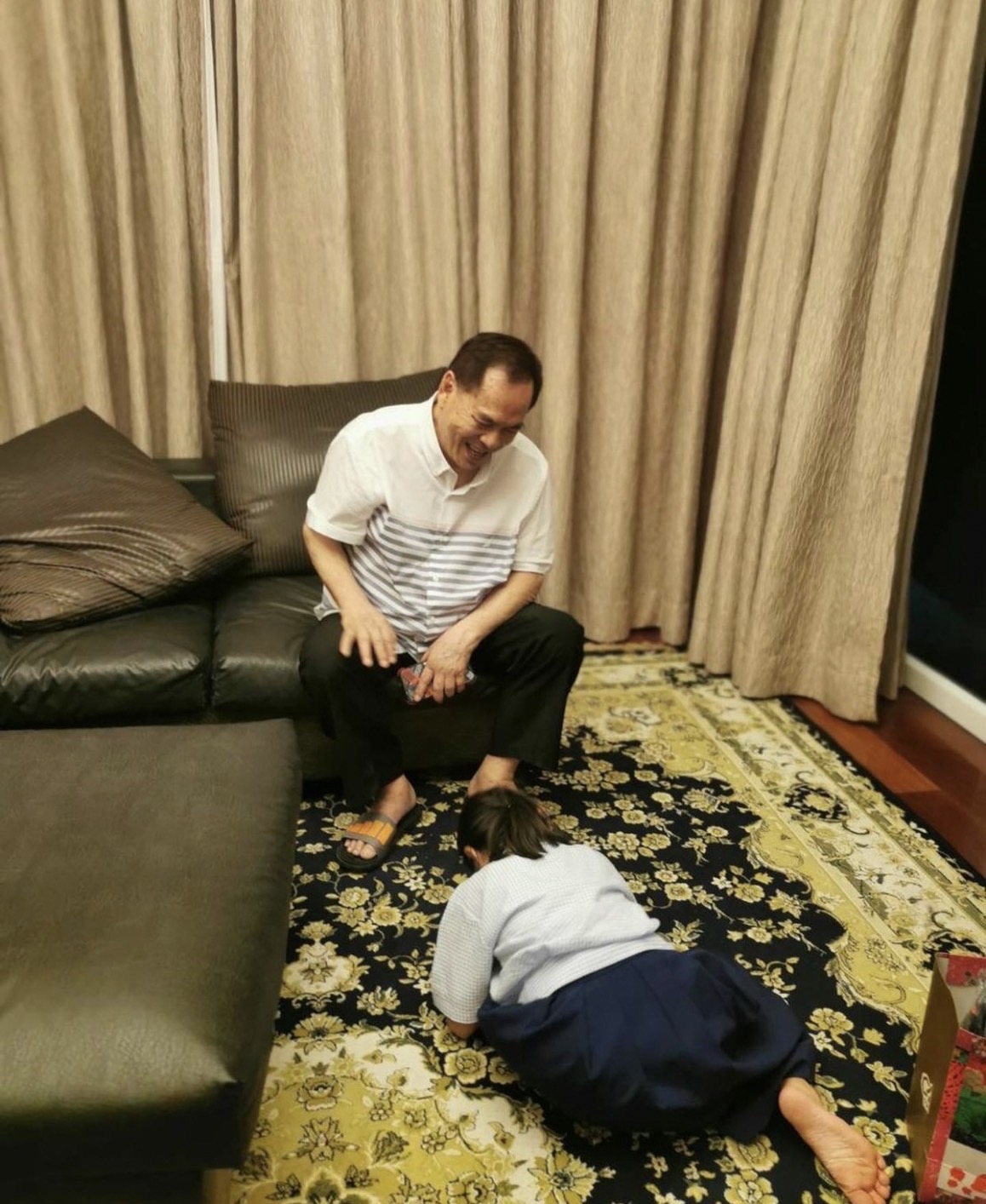 ปู่ไพวงษ์ -คุณย่าชื่นใจ แอฟ ทักษอร พา น้องปีใหม่ มากราบขอพร