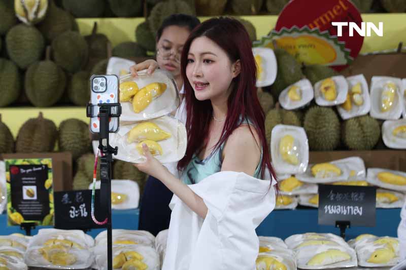จัดเต็มบุฟเฟ่ต์ทุเรียน สยามพารากอนคัดสุดยอดผลไม้ไทย สด ฉ่ำ จัดเต็มบุฟเฟ่ต์ทุเรียน สยามพารากอนคัดสุดยอดผลไม้ไทย สด ฉ่ำ