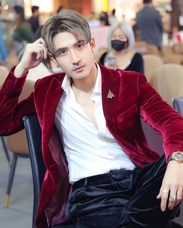 คุณแม่ของ “บิ๊กเอ็ม” เชื่อมั่นลูกชายพร้อมเคลียร์ตัวเอง (มีคลิป)