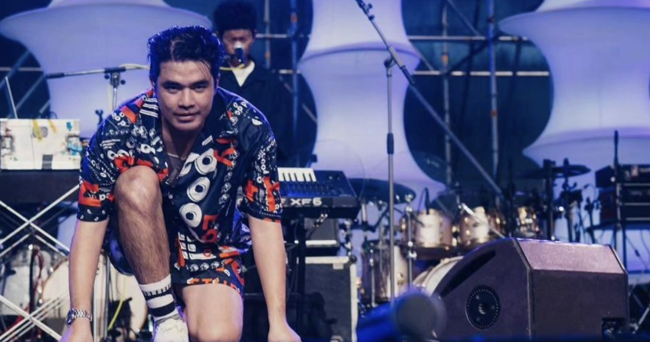ว่าน ธนกฤต ติดเทรนด์! เปิดไลฟ์กับวง ZEAL ก่อนขับรถชนเจ็บ 2 โซเชียลถกสนั่น 