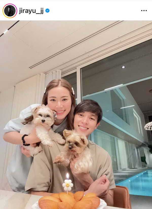 เจมส์ จิรายุ ชวนแฟนสาวร่วมทำเค้กฉลองวันเกิดสุดน่ารัก เรียบง่าย แต่หวานเวอร์! เจมส์ จิรายุ ชวนแฟนสาวร่วมทำเค้กฉลองวันเกิดสุดน่ารัก เรียบง่าย แต่หวานเวอร์!