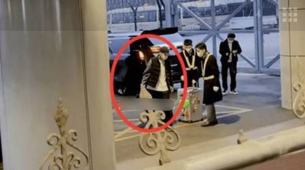 ชีวิตสุดพลิกผัน!! ‘เติ้งหลุน’ กลับบ้านเกิดไร้เงาทีมงานหลังคดีเลี่ยงภาษี