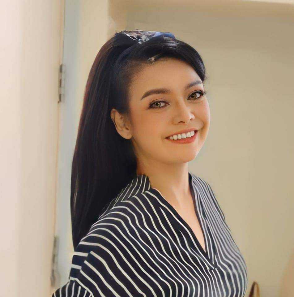 ยุ้ย ญาติเยอะ ตอกกลับชาวเน็ต คอมเมนต์ได้สามีตลกในวงแล้วไม่ค่อยดัง ยุ้ย ญาติเยอะ ตอกกลับชาวเน็ต คอมเมนต์ได้สามีตลกในวงแล้วไม่ค่อยดัง