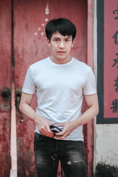 ใครเป็นใคร?! ย้อนดูรูปวัยเด็กของศิลปินคนดัง!!