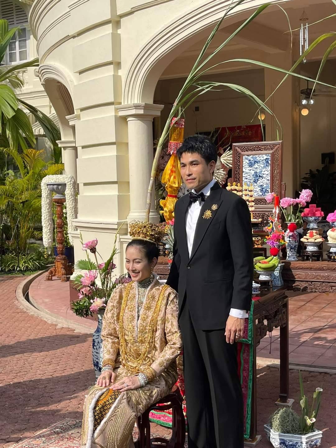 ปอย ตรีชฎา-โอ๊ค บรรลุ เข้าพิธีแต่งงานแบบประเพณีดั้งเดิม ที่จังหวัดภูเก็ต