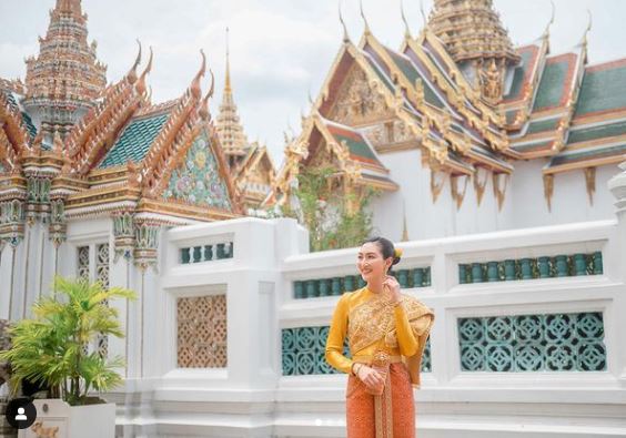 เปิดภาพ แพนเค้ก เขมนิจ ในชุดไทยสวยสง่า ออร่าเจ้าสาวจับ!