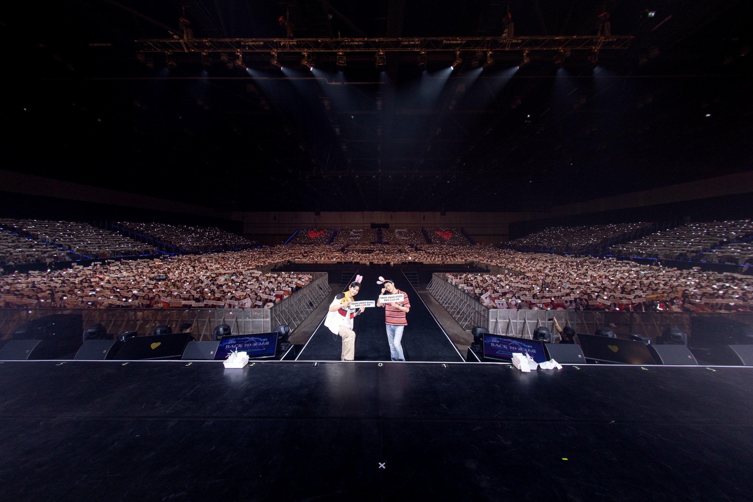 บรรยากาศสุดประทับใจ สุดยอดดูโอ้ EXO-SC เซฮุน-ชานยอล จัดแฟนคอนครั้งแรกในเมืองไทย บรรยากาศสุดประทับใจ สุดยอดดูโอ้ EXO-SC เซฮุน-ชานยอล จัดแฟนคอนครั้งแรกในเมืองไทย