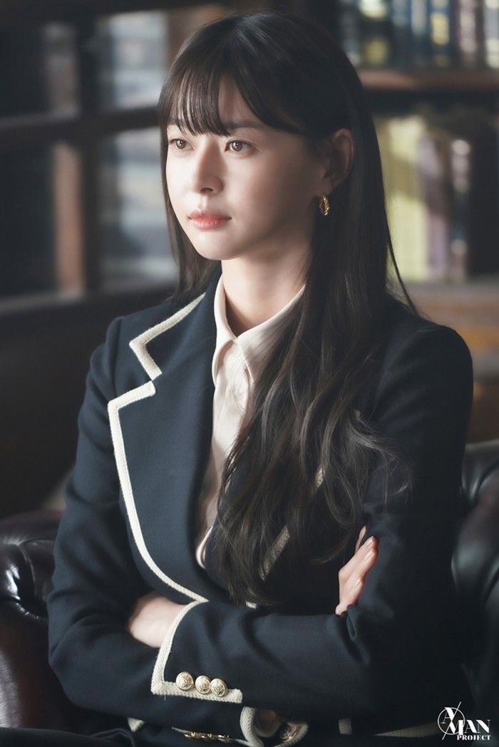 'ควอน นารา' ชมเกมไทยลีก!! ดาราเกาหลีซีรีส์ Itaewon Class กระทบไหล่ ‘มาดามแป้ง’