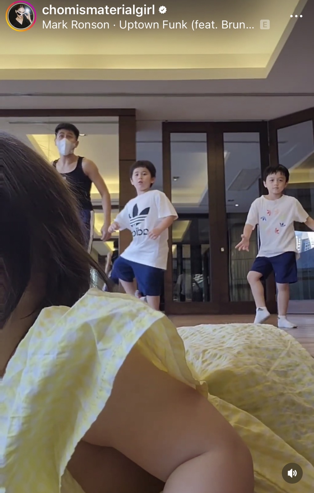 อุ๊ยยยน่ารัก น้องเกล แย่งซีนพี่ สายฟ้า-พายุ  ขณะออกสเต็ปแดนซ์ 