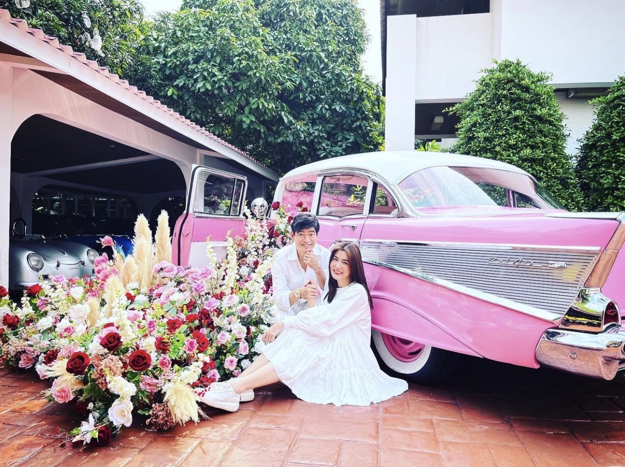 จิ๊บ วสุ เปย์หนักให้ จ๊ะจ๋า ครบรอบแต่งงาน-วาเลนไทน์ ถึง 12 ล้าน!! จิ๊บ วสุ เปย์หนักให้ จ๊ะจ๋า ครบรอบแต่งงาน-วาเลนไทน์ ถึง 12 ล้าน!!