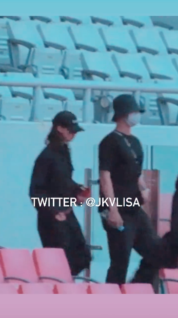 แฟนๆ แจงแทน!! ภาพ ‘ลิซ่า BLACKPINK & พัคโบกอม' ดูคอนเสิร์ต 'บรูโน่ มาร์ส' ด้วยกัน แฟนๆ แจงแทน!! ภาพ ‘ลิซ่า BLACKPINK & พัคโบกอม' ดูคอนเสิร์ต 'บรูโน่ มาร์ส' ด้วยกัน