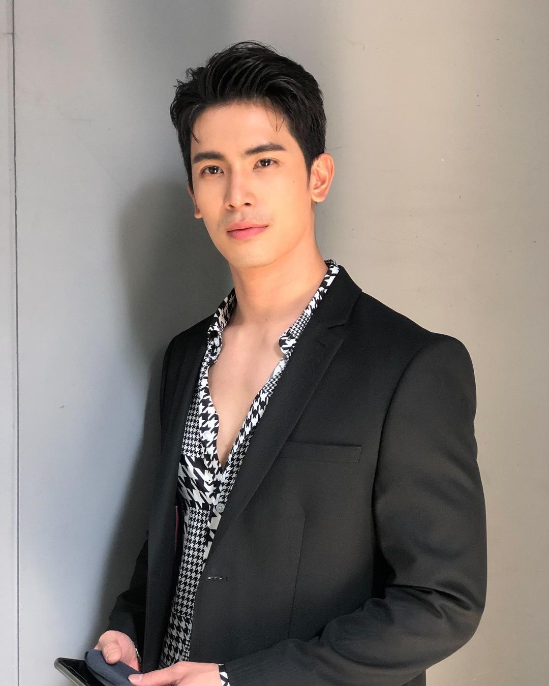 ชาวเน็ตวิจารณ์ยับ!หลัง สน ยุกต์ ไปออกรายการดังถููกแขกรับเชิญหยอกเย้า จนมองว่าเป็นการคุกคามทางเพศ 