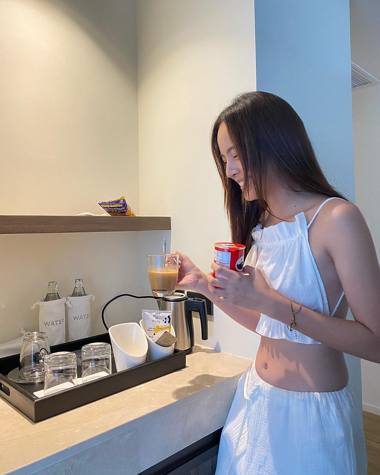 'ณิชา' อวดชุดชงกาแฟสุดวาบหวิวแต่ 'โตโน่' ไม่ถูกใจสิ่งนี้ 'ณิชา' อวดชุดชงกาแฟสุดวาบหวิวแต่ 'โตโน่' ไม่ถูกใจสิ่งนี้