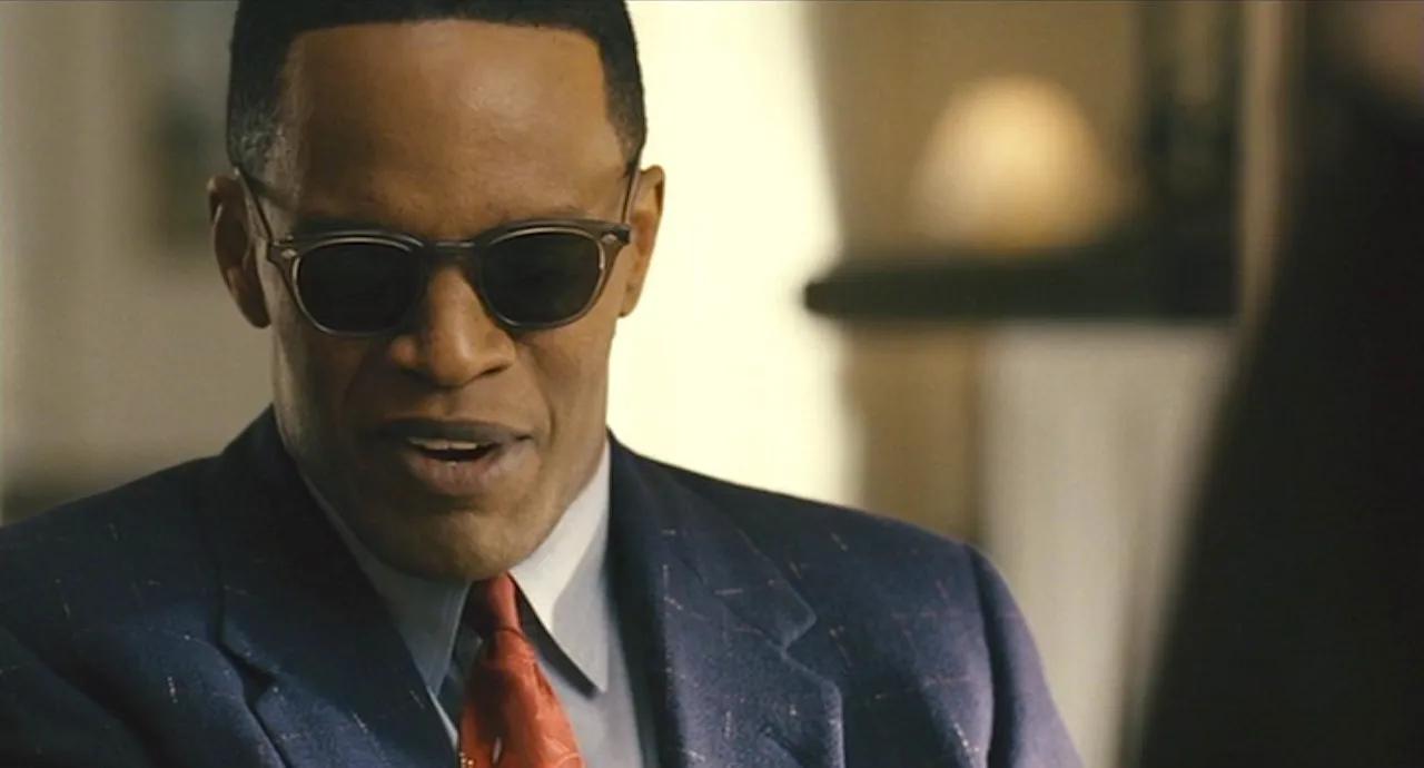 ลือ “Jamie Foxx” ป่วยหนักจนเป็นอัมพาตตาบอด เพราะฉีดวัคซีน Covid-19 ลือ “Jamie Foxx” ป่วยหนักจนเป็นอัมพาตตาบอด เพราะฉีดวัคซีน Covid-19