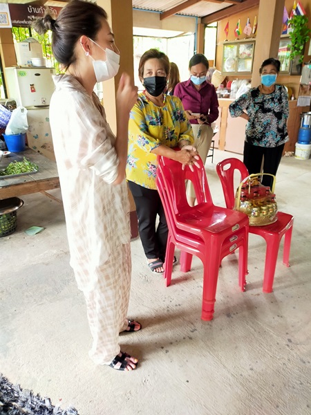 ดิว อริสรา พร้อมทางโรงแรม ยกกระเช้าเข้าขอโทษเจ้าของเฮงเฮง หลังถูกดราม่าจุดพลุทำสุนัขเตลิดหายไป ดิว อริสรา พร้อมทางโรงแรม ยกกระเช้าเข้าขอโทษเจ้าของเฮงเฮง หลังถูกดราม่าจุดพลุทำสุนัขเตลิดหายไป