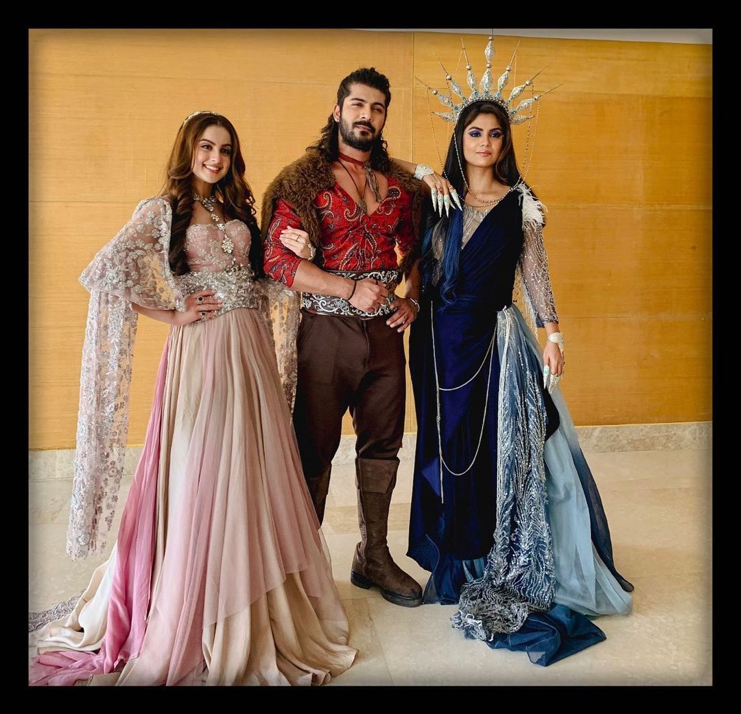 จบชีวิตกลางกองถ่าย?!! 'ตูนิชา ชาร์มา' นางเอกอินเดียวัย20ปี ด้านพระเอกคู่ขวัญถูกจับ