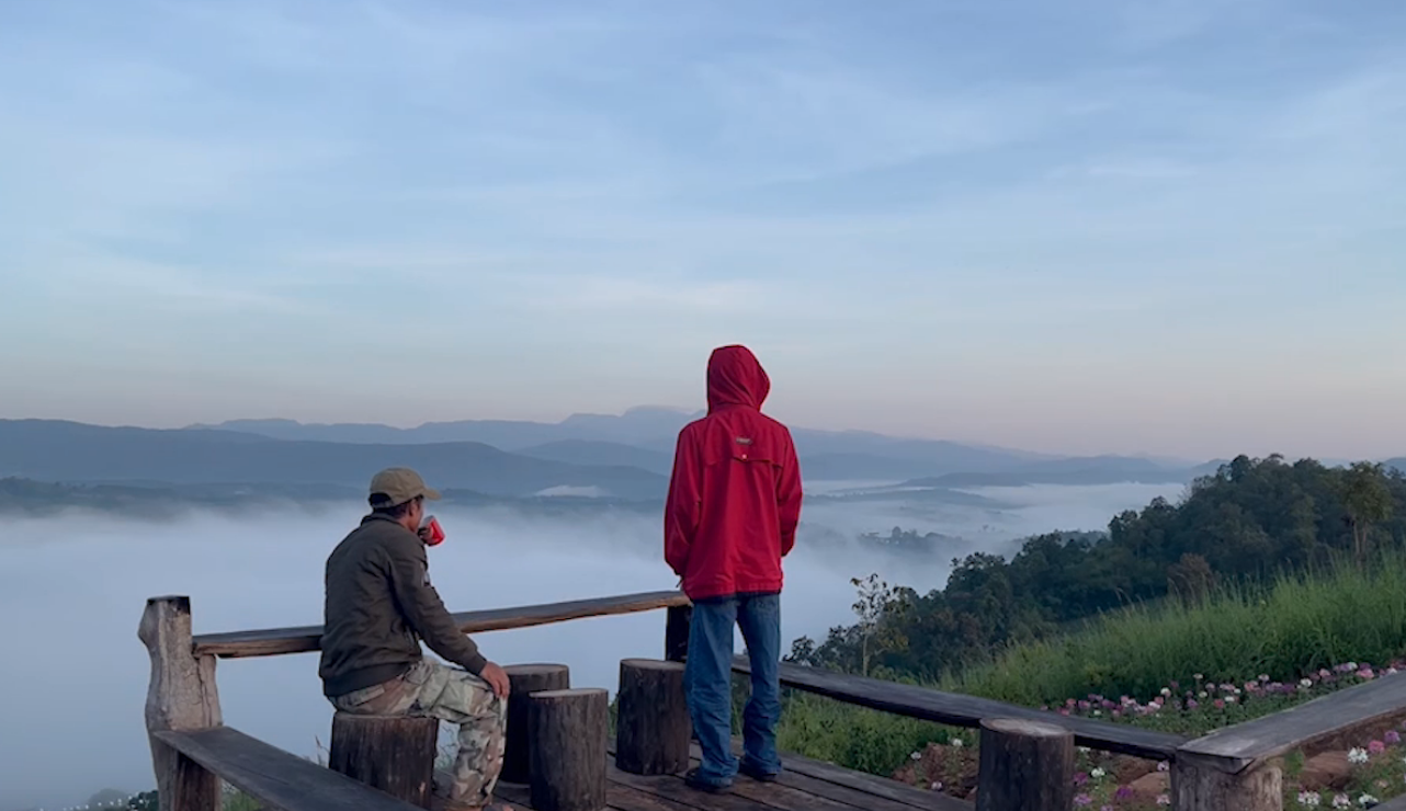 ‘ภูทอก’ ลานกางเต็นท์ใหม่บ้านนาแห้ว ชมทะเลหมอกขาวโพลน-วิวเขาเมืองลาว ‘ภูทอก’ ลานกางเต็นท์ใหม่บ้านนาแห้ว ชมทะเลหมอกขาวโพลน-วิวเขาเมืองลาว