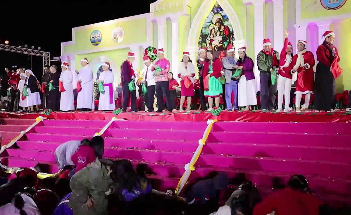 ชาวท่าแร่ จัดแห่ดาวในเทศกาลคริสต์มาส ชาวท่าแร่ จัดแห่ดาวในเทศกาลคริสต์มาส
