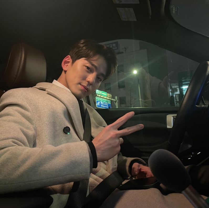 เปิดประวัติ คิมมินกยู หนุ่มหล่อลักยิ้มหวาน กับบทบาทเลขาชาที่กำลังขโมยหัวใจสาวๆ เปิดประวัติ คิมมินกยู หนุ่มหล่อลักยิ้มหวาน กับบทบาทเลขาชาที่กำลังขโมยหัวใจสาวๆ