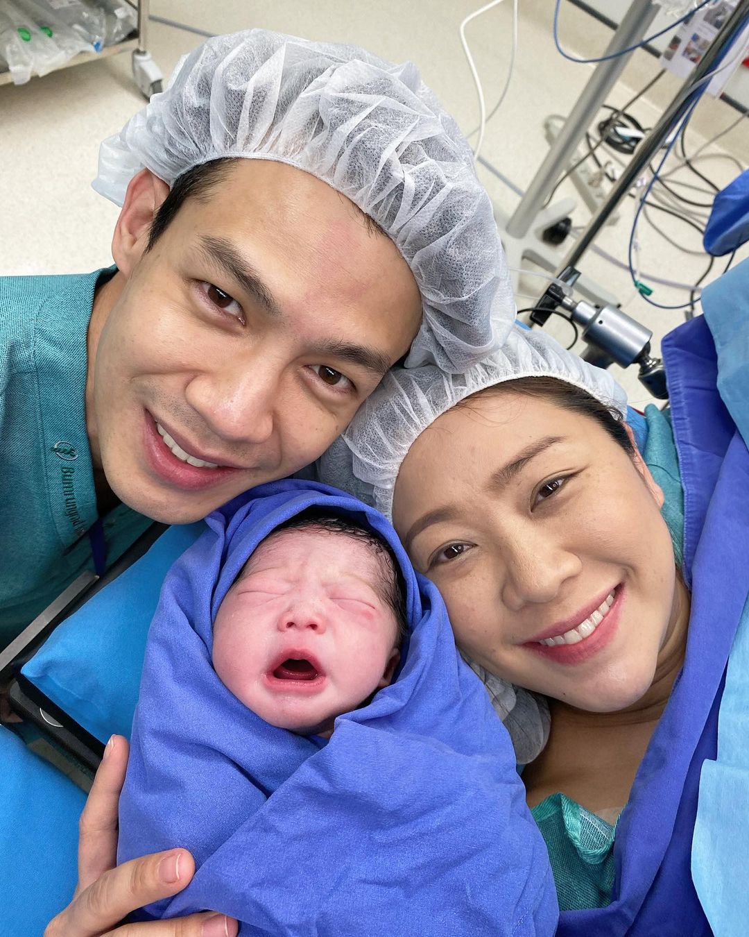 ณัฏฐ์ เทพหัสดิน สุดตื้นตัน นาน่า ธันยา คลอดลูกสาวคนแรกแล้ว ณัฏฐ์ เทพหัสดิน สุดตื้นตัน นาน่า ธันยา คลอดลูกสาวคนแรกแล้ว