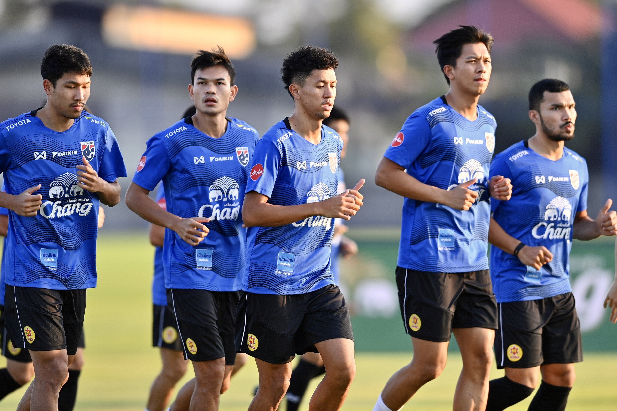 ประมวลภาพ 'ทีมชาติไทย' ลงซ้อมครั้งสุดท้ายก่อนดวลเมียนมา วันนี้ 20.30 น. ประมวลภาพ 'ทีมชาติไทย' ลงซ้อมครั้งสุดท้ายก่อนดวลเมียนมา วันนี้ 20.30 น.