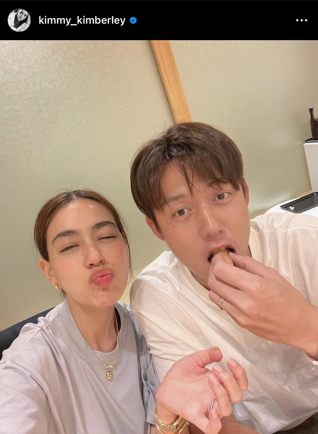 คิมเบอร์ลี่ เปิดใจเรื่องความรัก เผย เจอหน้าว่าที่เจ้าบ่าวครั้งแรก รู้สึกแบบนี้?! คิมเบอร์ลี่ เปิดใจเรื่องความรัก เผย เจอหน้าว่าที่เจ้าบ่าวครั้งแรก รู้สึกแบบนี้?!