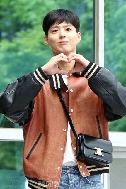 ‘ลิซ่า’ ร่ำรวยใจใหญ่ของจริง!! จัดเที่ยวบินเจ็ท เชิญ ‘วี BTS - พัคโบกอม’ ร่วมเดินทาง