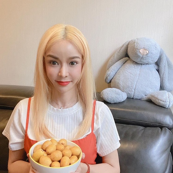 นุ๊ก สุทธิดา ขำทั้งน้ำตา หลังย้อมสีผมผิด (มีคลิป) นุ๊ก สุทธิดา ขำทั้งน้ำตา หลังย้อมสีผมผิด (มีคลิป)