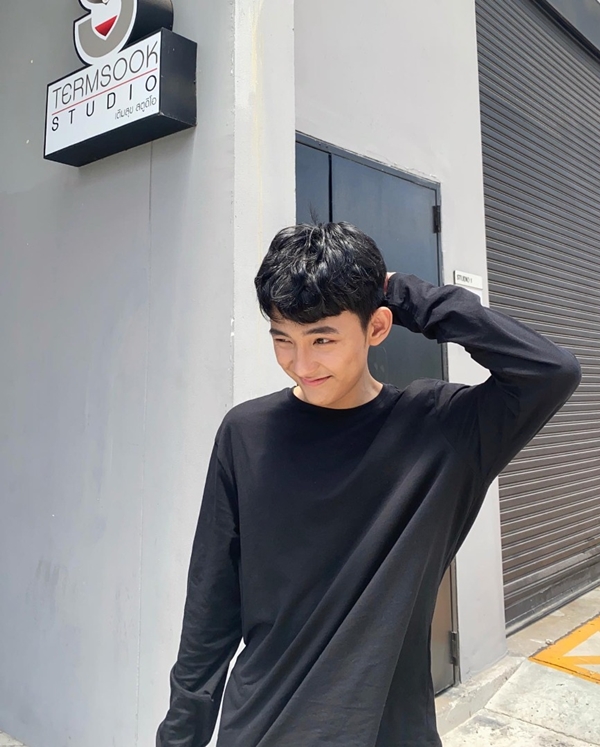เฟิร์ส อนุวัฒน์ คัมแบ็ค หลังหายไป 2 เดือนถูกพักงานปมคลิปฉาว เฟิร์ส อนุวัฒน์ คัมแบ็ค หลังหายไป 2 เดือนถูกพักงานปมคลิปฉาว