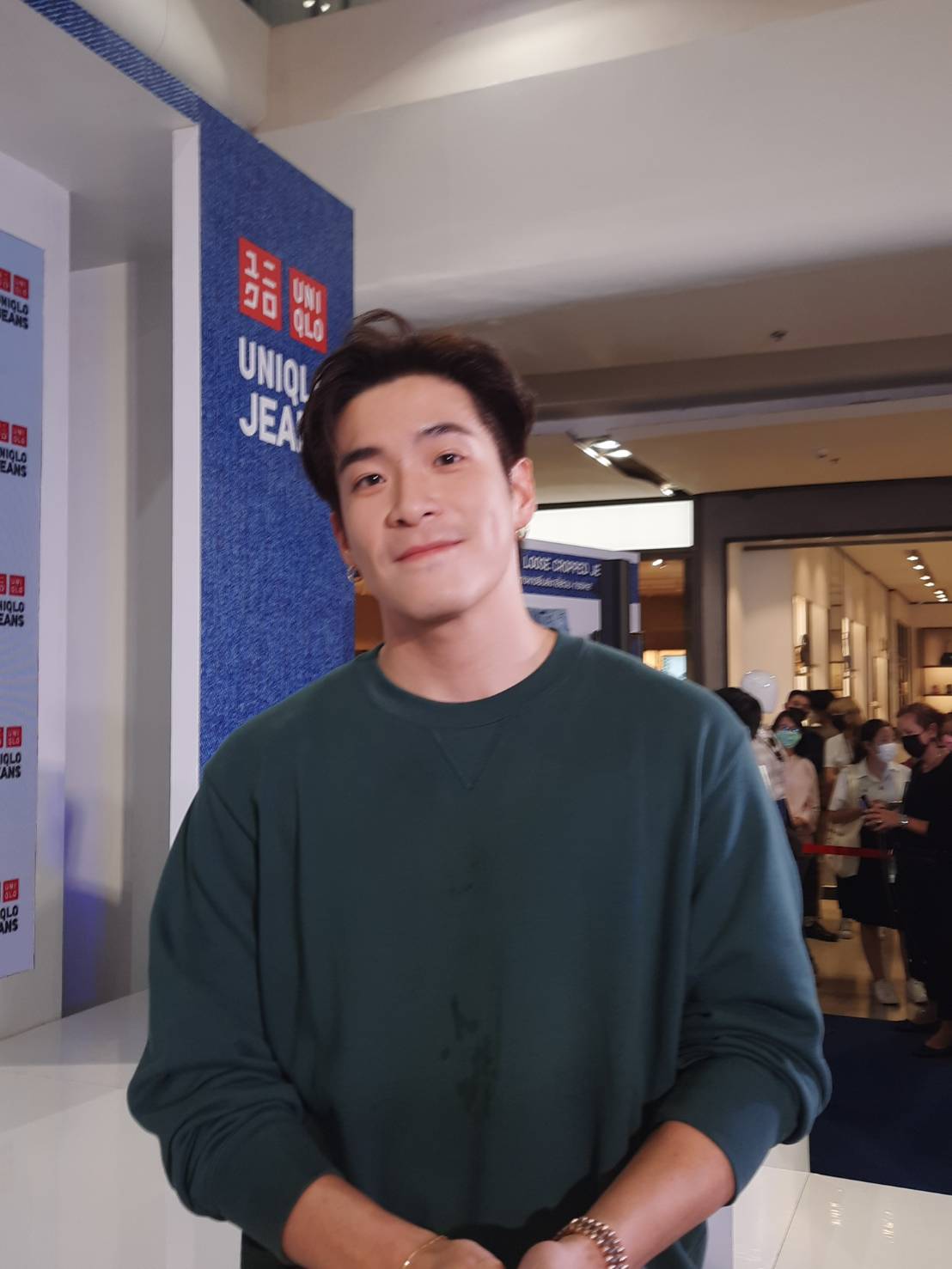 อาเล็ก เขินบอกที่มา สร้อยข้อมือ BL คือ?? รับตื่นเต้น แก๊งคนดีซีซั่นสอง กำลังกลับมาแล้ว... อาเล็ก เขินบอกที่มา สร้อยข้อมือ BL คือ?? รับตื่นเต้น แก๊งคนดีซีซั่นสอง กำลังกลับมาแล้ว...