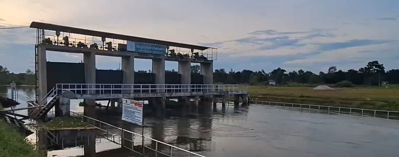 อุดรฯเร่งระบายน้ำรับพายุยางิ อุดรฯเร่งระบายน้ำรับพายุยางิ