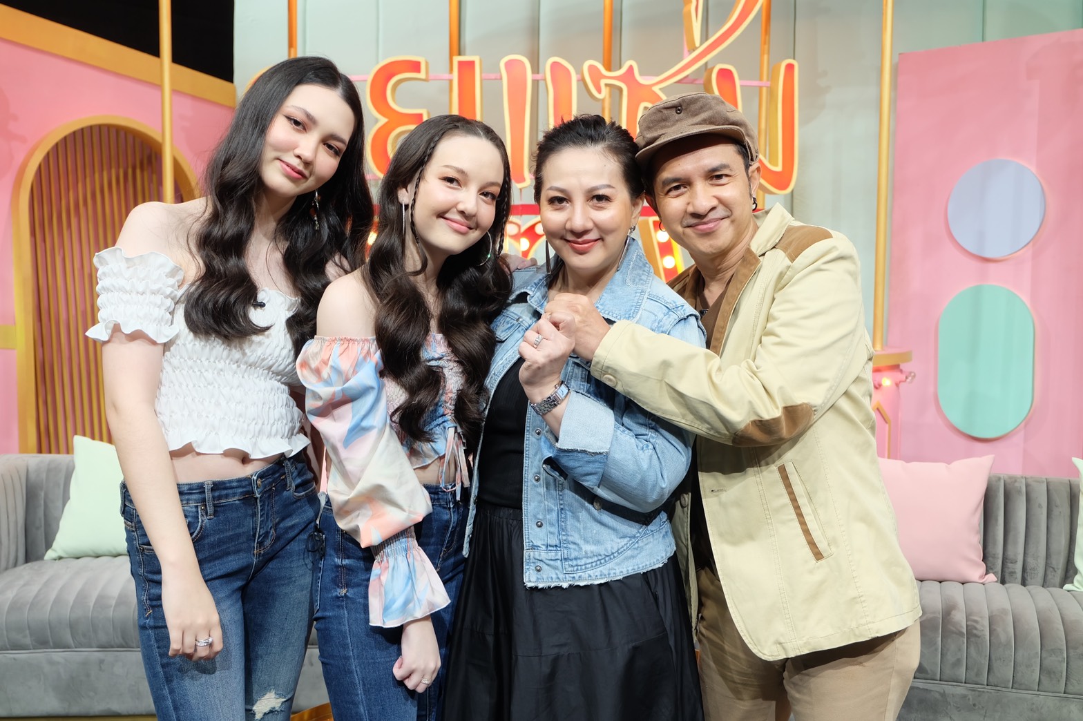  กระรอก เชิญยิ้ม เปิดตัวลูกสาวคนสวย พร้อมเคลียร์ชัดใช่ลูกเลี้ยงหรือเปล่า?