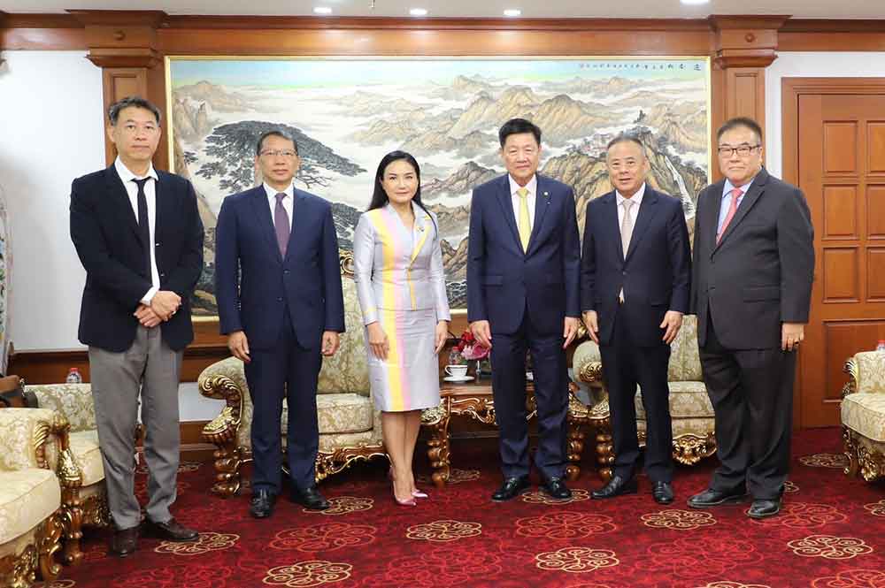 หอการค้าไทย-จีน พร้อมร่วมมือรัฐบาล ทำงานพัฒนาความสัมพันธ์ด้านการค้า-ลงทุน หอการค้าไทย-จีน พร้อมร่วมมือรัฐบาล ทำงานพัฒนาความสัมพันธ์ด้านการค้า-ลงทุน
