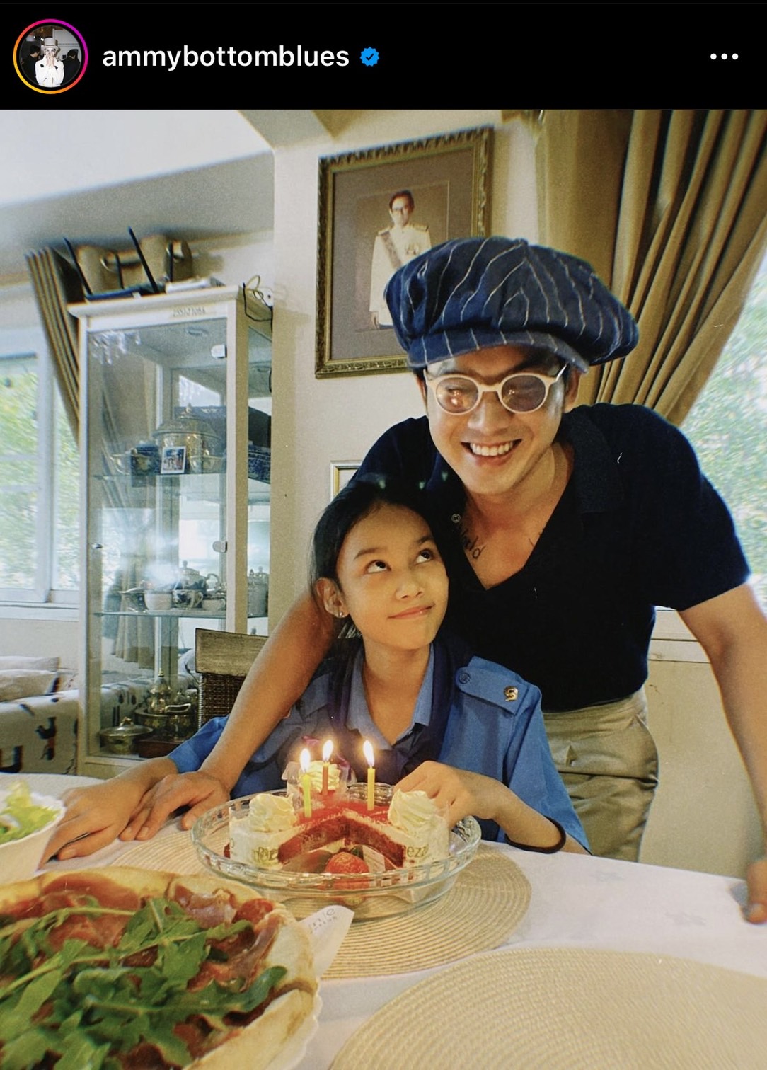 โมเมนต์ความสุข แอมมี่ the bottom blue ร่วมเฟรม ไอด้า ไอรดา หลังเชียร์ลูกสาวในงานกีฬาสีโรงเรียน