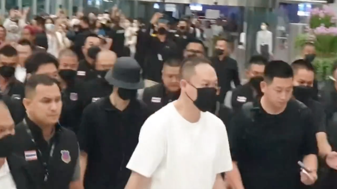 ฟินทุกฝ่าย!! 'หวังอี้ป๋อ' ปะทะ 'จา พนม' พบปะแฟนคลับไทยใกล้ชิด ฟินทุกฝ่าย!! 'หวังอี้ป๋อ' ปะทะ 'จา พนม' พบปะแฟนคลับไทยใกล้ชิด