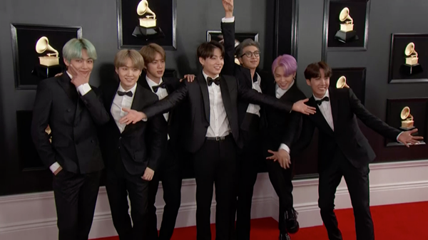 ฉลองเดบิวต์ 8 ปี!! BTS โชว์ออนไลน์ 2 วัน โกยกว่า 2,100 ล้าน ฉลองเดบิวต์ 8 ปี!! BTS โชว์ออนไลน์ 2 วัน โกยกว่า 2,100 ล้าน
