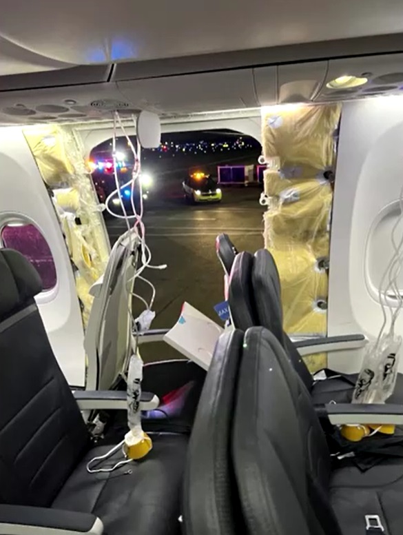 FAA สั่งระงับ เครื่องบินโบอิ้ง 737 แม็กซ์ 9 หลังชิ้นส่วนหลุดกลางอากาศ