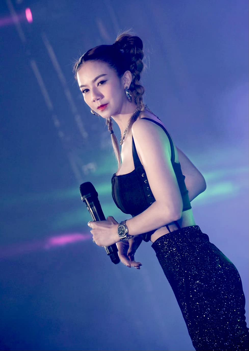 จ๊ะ นงผณี แจกโบนัสทีมงานแบบจุกๆ พร้อมขอบคุณที่เคียงข้างกันมา