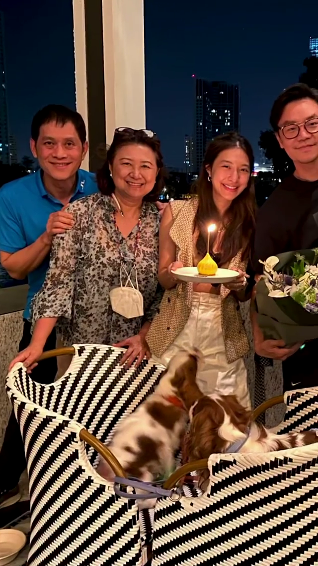แม่ มิว ษฐา เผยโมเมนต์สุดตื้นต้น หลังลูกสาวบอกข่าวดีเตรียมเป็นคุณยาย 
