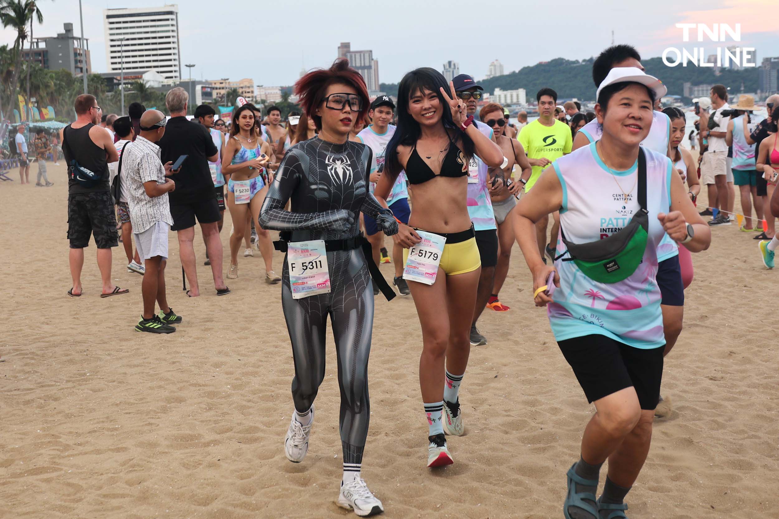 ใส่บิกินีอวดหุ่นสวย นักวิ่งกว่า 4,000 คน ร่วมวิ่งริมหาดพัทยา ใส่บิกินีอวดหุ่นสวย นักวิ่งกว่า 4,000 คน ร่วมวิ่งริมหาดพัทยา
