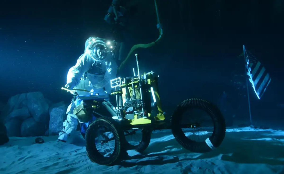 NASA สร้างแบบจำลองพื้นผิวดวงจันทร์ใต้น้ำสำหรับฝึกนักบินอวกาศ NASA สร้างแบบจำลองพื้นผิวดวงจันทร์ใต้น้ำสำหรับฝึกนักบินอวกาศ