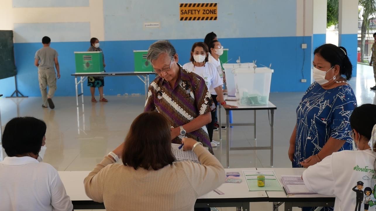 เลือกตั้ง 2566 ชวน หลีกภัย ใช้สิทธิลงคะแนนเสียง โรงเรียนวัดควนวิเศษ จ.ตรัง เลือกตั้ง 2566 ชวน หลีกภัย ใช้สิทธิลงคะแนนเสียง โรงเรียนวัดควนวิเศษ จ.ตรัง