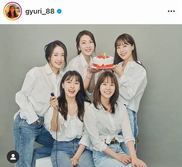 15 ปีวง KARA!! สมาชิกรวมตัวพร้อมหน้า เซอร์ไพรส์เหล่าแฟนคลับ (มีคลิป) 15 ปีวง KARA!! สมาชิกรวมตัวพร้อมหน้า เซอร์ไพรส์เหล่าแฟนคลับ (มีคลิป)