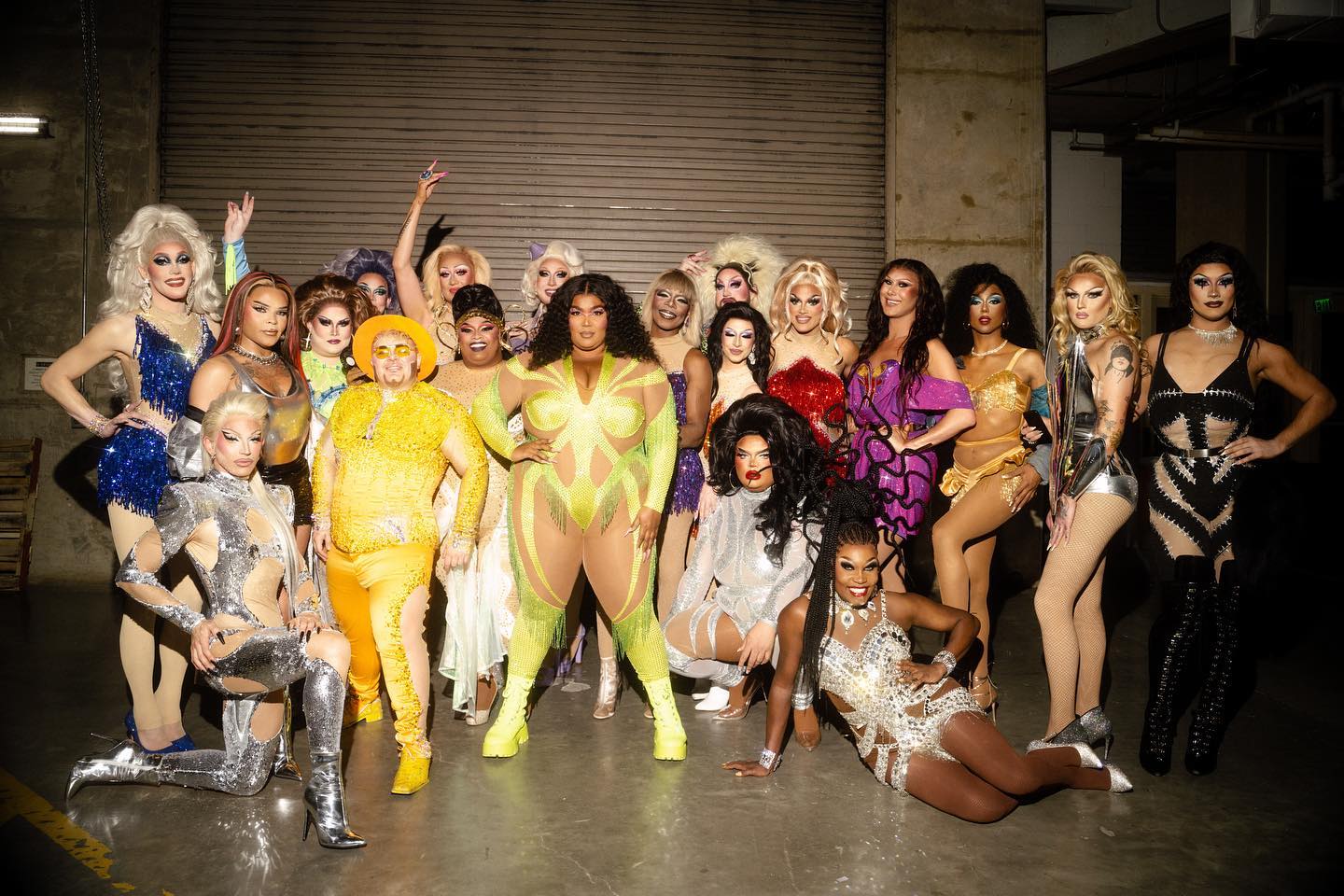 “ Lizzo” พาเหล่าตัวแม่ขึ้นโชว์เมินกฎหมาย “Drag Ban” ของรัฐเทนเนสซี่ “ Lizzo” พาเหล่าตัวแม่ขึ้นโชว์เมินกฎหมาย “Drag Ban” ของรัฐเทนเนสซี่